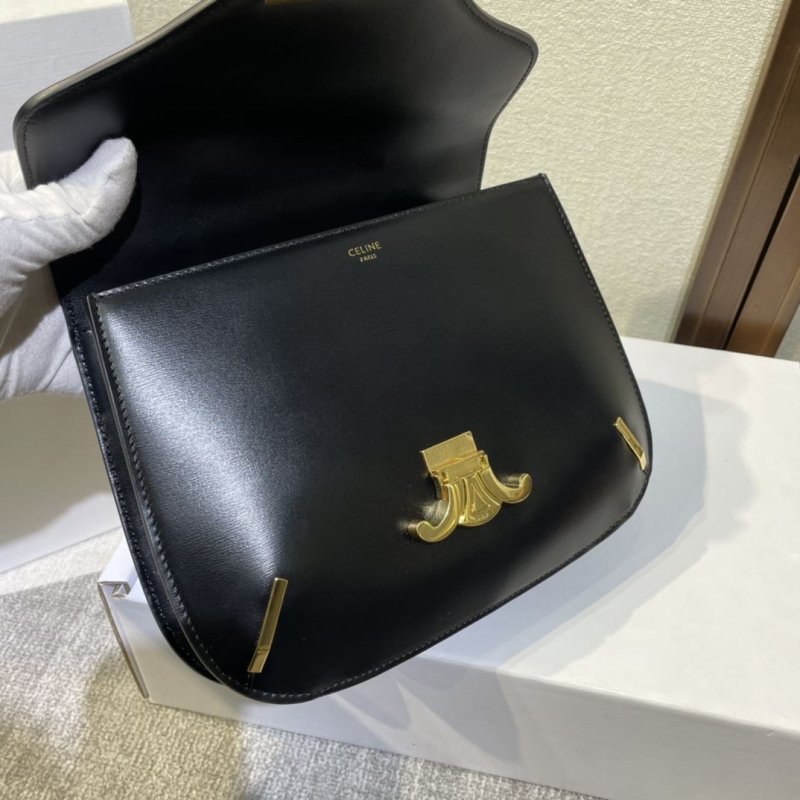 Ce1i*e triomphe bags